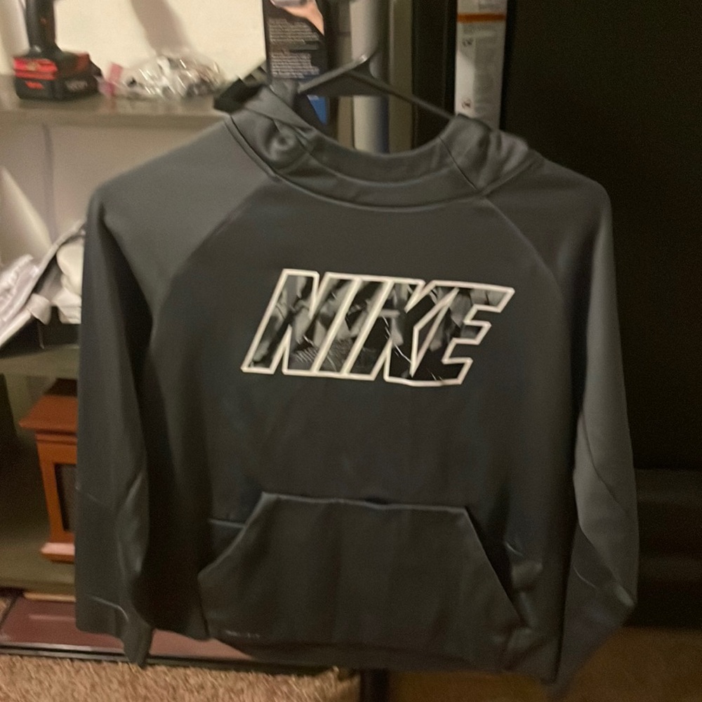 Boys Nike gray hoody sz.large